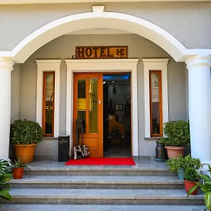  Hotel Epoka Albania